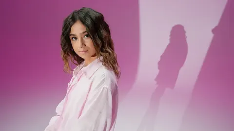 Sofia Nersesian випустила пісню «Будь собою», написану батьком