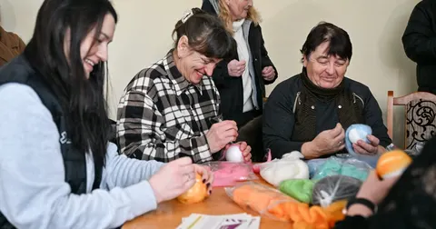 Невидима праця: як і де доглядальники можуть знайти підтримку