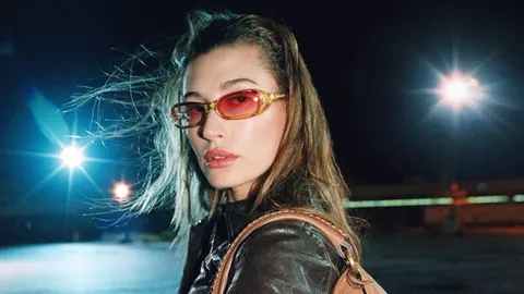 Miu Miu з Гейлі Бібер показав головні тренди окулярів 2026