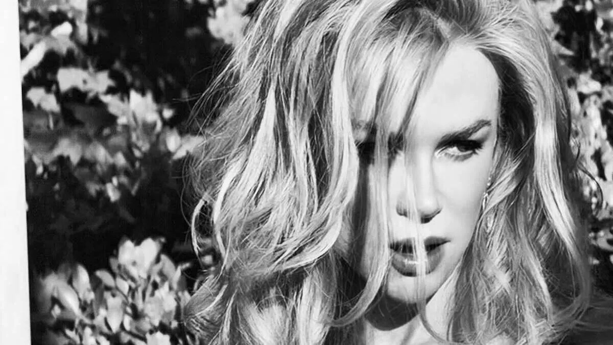 Перша робота Пітера Мюльє для Atelier Versace: її помітили на Ніколь Кідман