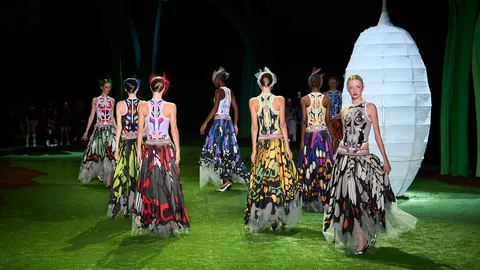 Метелики на твідових плечах: Thom Browne показав колекцію весна-літо 2027