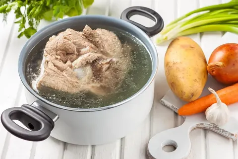 Колаген у тарілці: які продукти справді допомагають організму