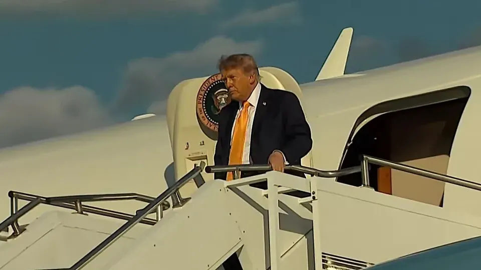 «Темна епоха»: Трамп здивував новим відтінком волосся