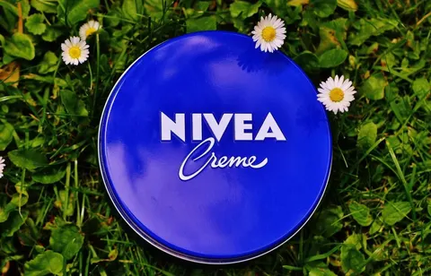 Крем Nivea у синій баночці: що він насправді може і не може