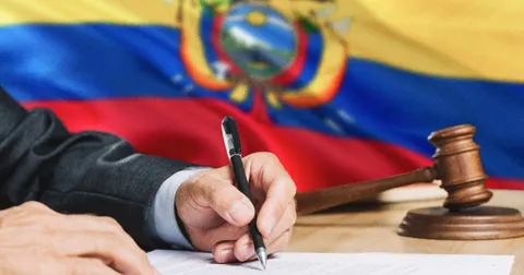 Еквадор ухвалив закон, що обмежує права ЛГБТІК+ батьків