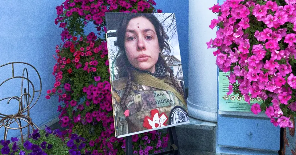 У Києві попрощалися з 25-річною парамедикинею Євою Ройтер