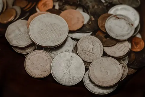 У Данії під час облаштування тераси знайшли скарб вікінгів вагою 18,5 кілограма