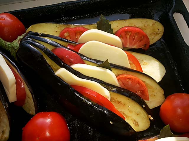 baklazhany-pomidory-syr