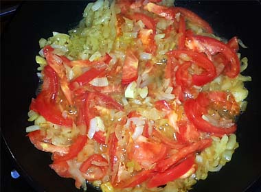 luk-pomidor