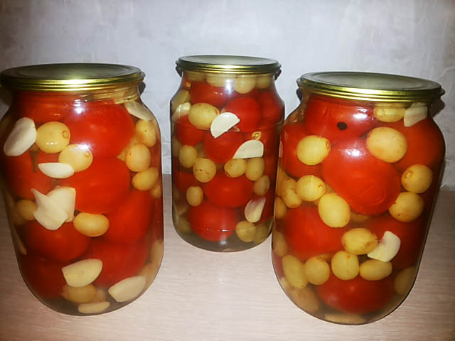 pomidory-s-vinogradom