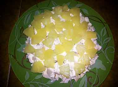 salat-iz-kuricy-s-ananasami